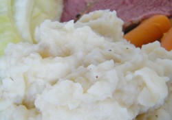 Slow Cooker Creamy Mashed Potatoes | Who Needs A Cape?