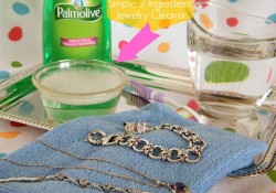 Simple 2 Ingredient Jewelry Cleaner | Who Needs A Cape?