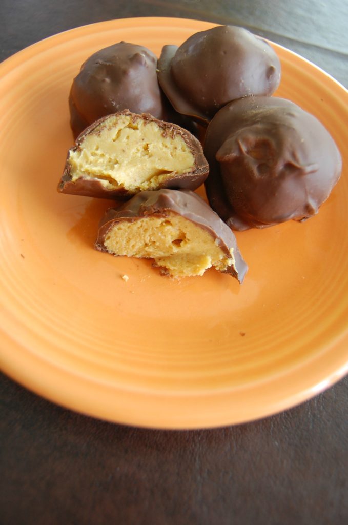 pumpkin-oreo-balls-who-needs-a-cape